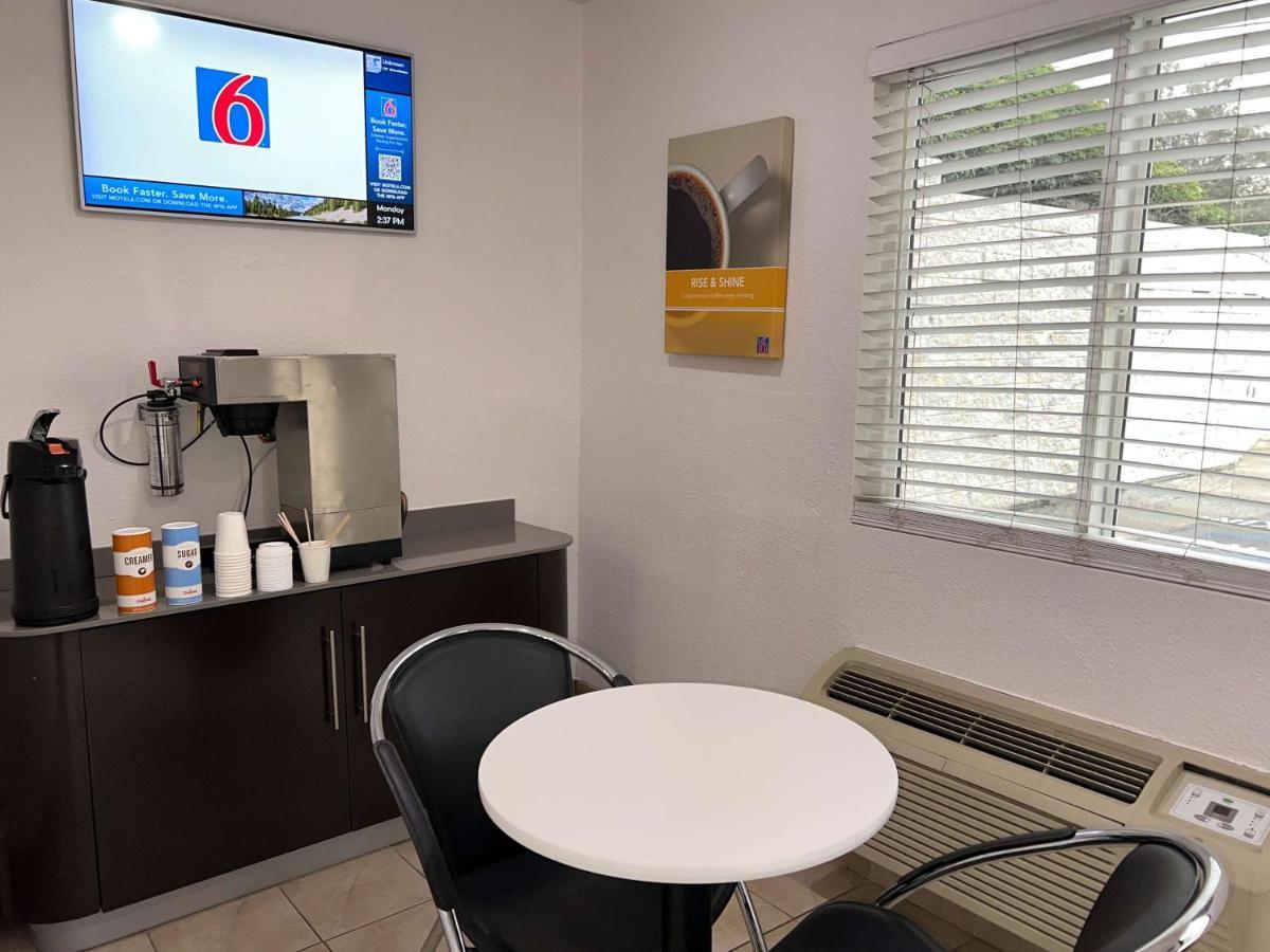 Motel 6-Orange, Ca - Anaheim Экстерьер фото